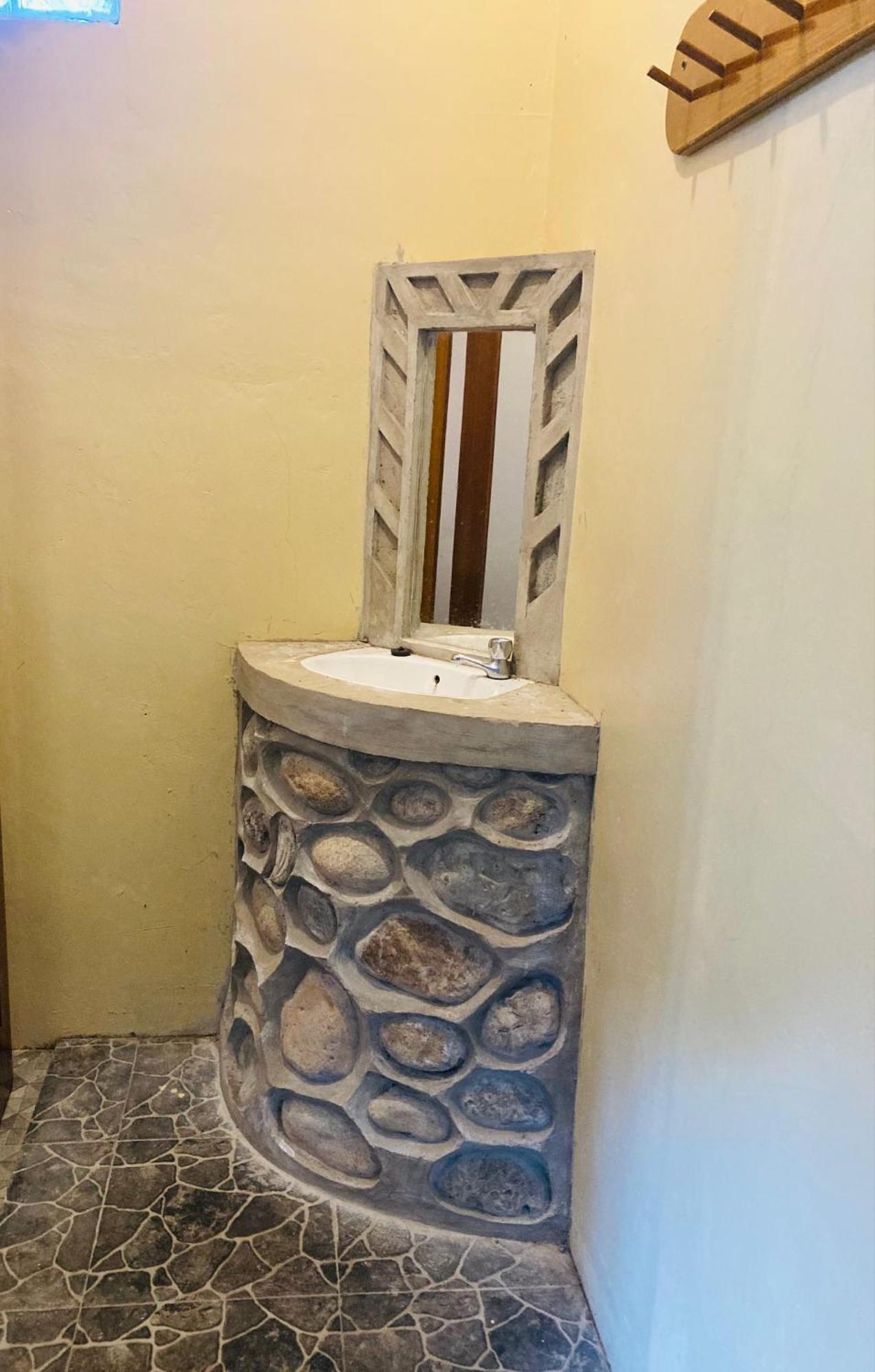 R5 Keramba Inn بوكيت لاوانج المظهر الخارجي الصورة