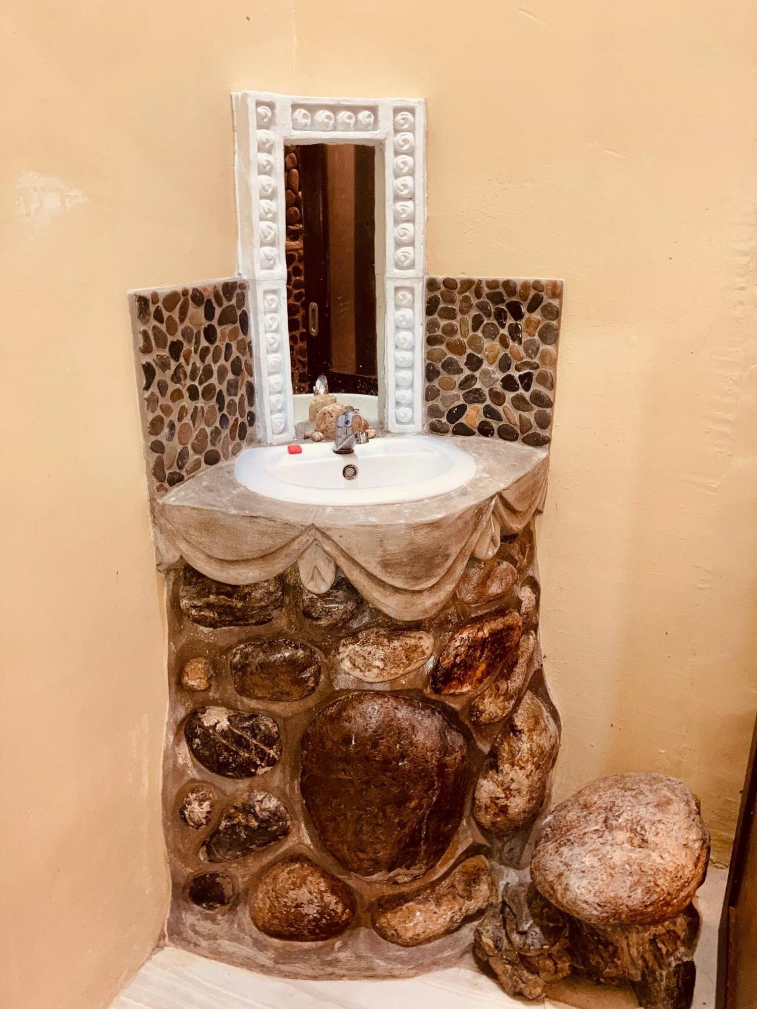 R5 Keramba Inn بوكيت لاوانج المظهر الخارجي الصورة